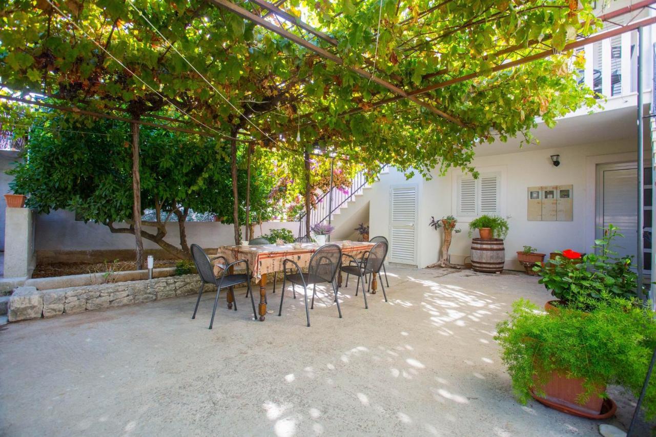 Apartments With A Parking Space Sutivan, Brac - 752 Экстерьер фото