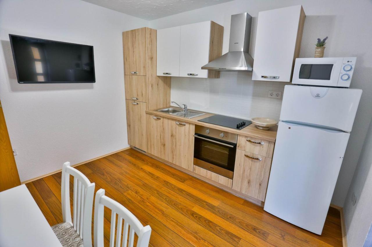 Apartments With A Parking Space Sutivan, Brac - 752 Экстерьер фото