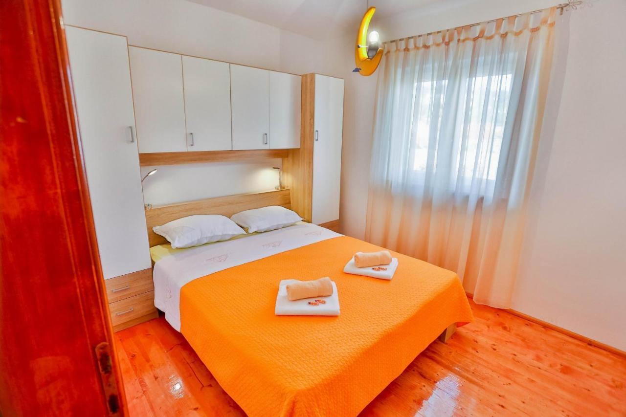 Apartments With A Parking Space Sutivan, Brac - 752 Экстерьер фото