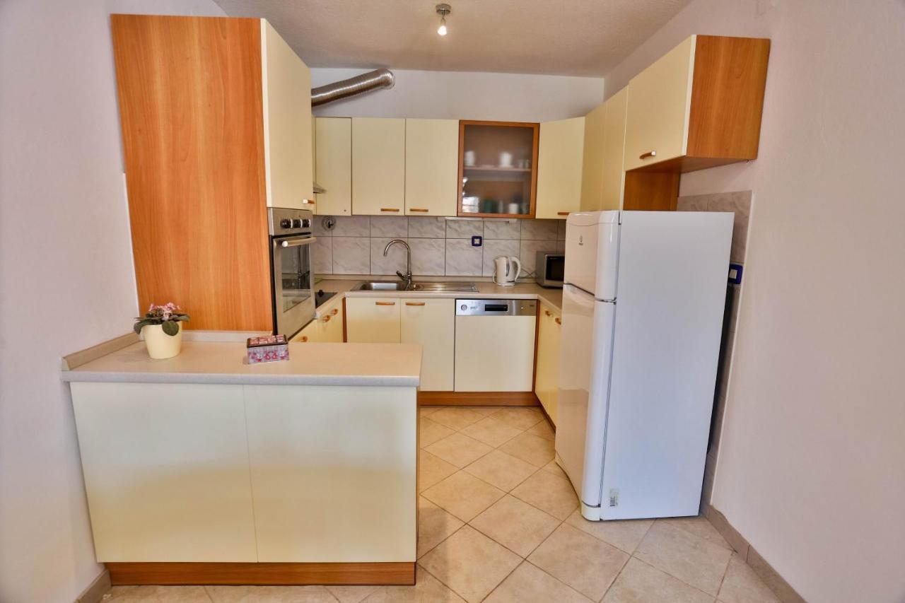 Apartments With A Parking Space Sutivan, Brac - 752 Экстерьер фото