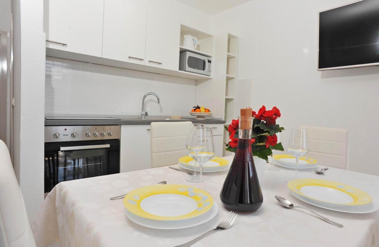 Apartments With A Parking Space Sutivan, Brac - 752 Экстерьер фото