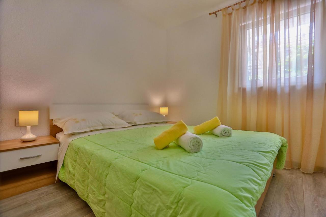 Apartments With A Parking Space Sutivan, Brac - 752 Экстерьер фото