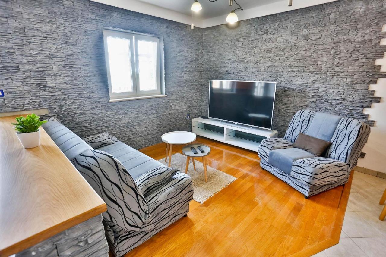 Apartments With A Parking Space Sutivan, Brac - 752 Экстерьер фото